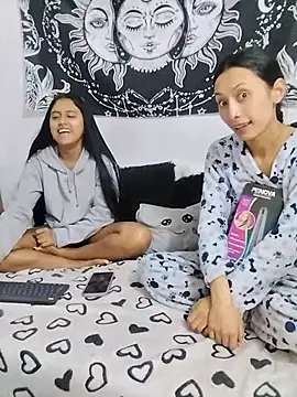 Snapshot of emily_n_abby chatting on June 6, 2026, 1:27 pm emily n abby online show from June 6, 2026, 1:27 pm