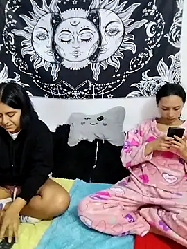 Snapshot of emily_n_abby chatting on June 18, 2026, 5:17 pm emily n abby online show from June 18, 2026, 5:17 pm