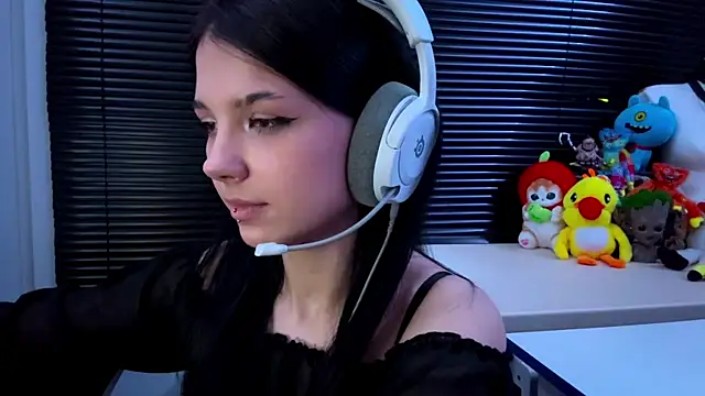 Snapshot of HanaMantanaDell chatting on October 18, 2025, 1:12 pm HanaMantanaDell online show from October 18, 2025, 1:12 pm