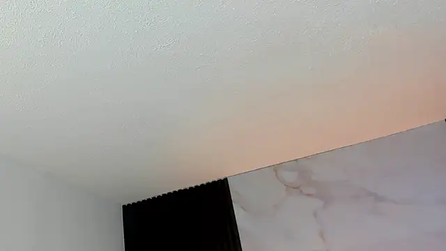 Snapshot of Halleyrosse chatting on October 28, 2025, 8:22 pm Halleyrosse online show from October 28, 2025, 8:22 pm