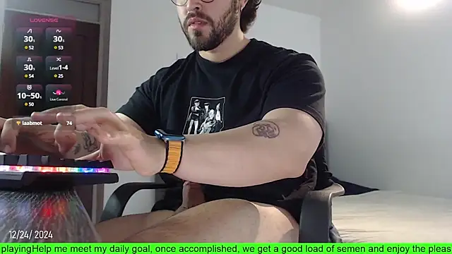 Snapshot of SugaredDigit chatting on December 24, 2024, 5:23 pm SugaredDigit online show from December 24, 2024, 5:23 pm