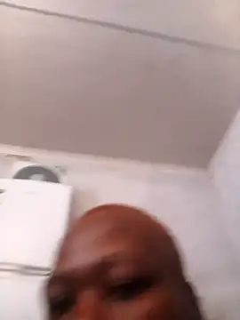 Snapshot of Roronae chatting on November 12, 2025, 9:53 am Roronae online show from November 12, 2025, 9:53 am