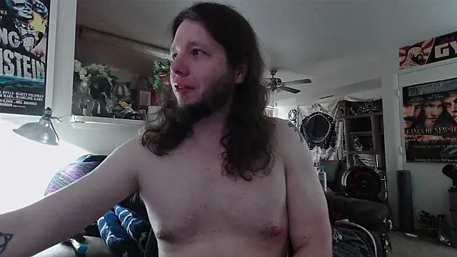 biggerisbetter12 online show from April 28, 2026, 2:55 pm