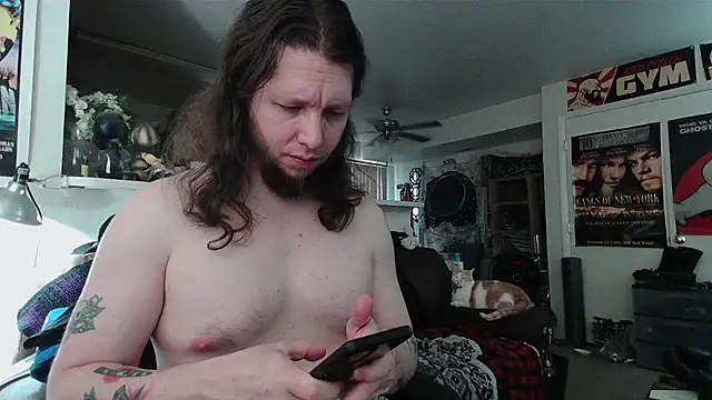 biggerisbetter12 online show from May 1, 2026, 11:20 pm