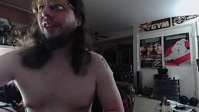 biggerisbetter12 online show from June 5, 2026, 3:24 am