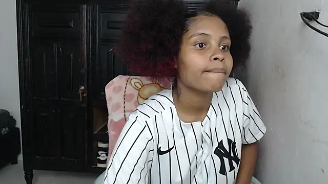 kataleya2021 online show from October 20, 2025, 3:51 am