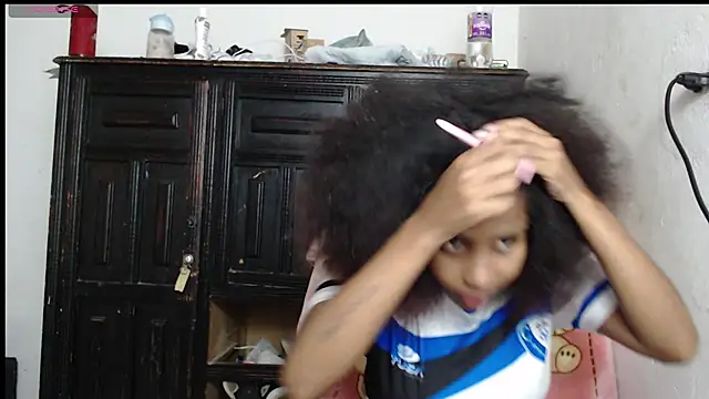 kataleya2021 online show from October 30, 2025, 10:43 pm