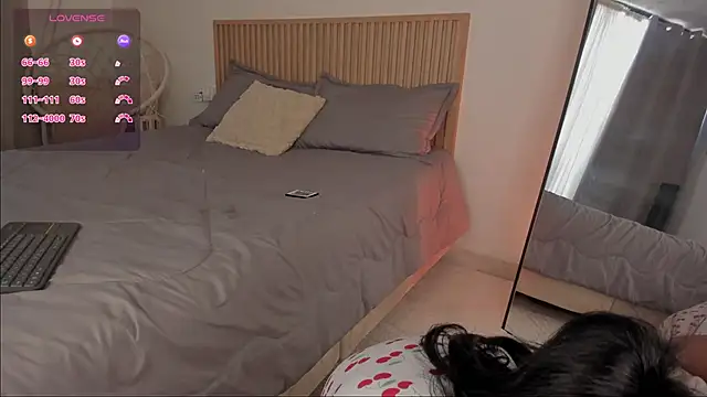 Little Emma 11 online show from February 11, 2026, 1:27 pm