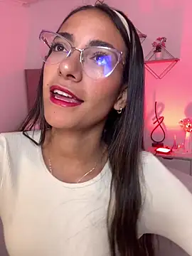 Snapshot of elegant__rouse chatting on May 11, 2026, 10:51 pm elegant rouse online show from May 11, 2026, 10:51 pm