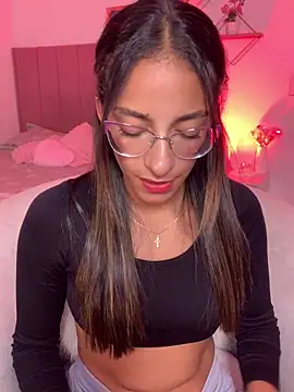 Snapshot of elegant__rouse chatting on May 21, 2026, 9:11 pm elegant rouse online show from May 21, 2026, 9:11 pm