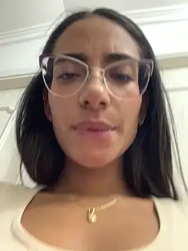 Snapshot of elegant__rouse chatting on June 11, 2026, 3:04 am elegant rouse online show from June 11, 2026, 3:04 am