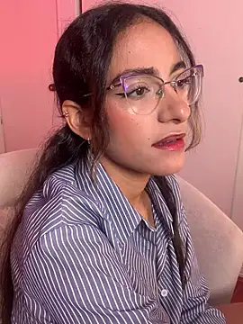 Snapshot of elegant__rouse chatting on June 18, 2026, 8:35 pm elegant rouse online show from June 18, 2026, 8:35 pm