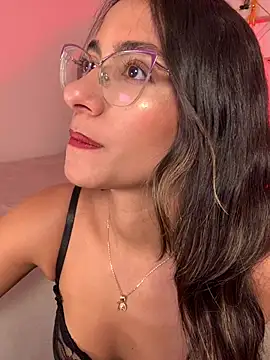 Snapshot of elegant__rouse chatting on July 8, 2026, 8:35 pm elegant rouse online show from July 8, 2026, 8:35 pm