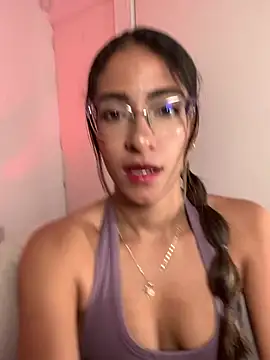 Snapshot of elegant__rouse chatting on July 14, 2026, 9:31 pm elegant rouse online show from July 14, 2026, 9:31 pm