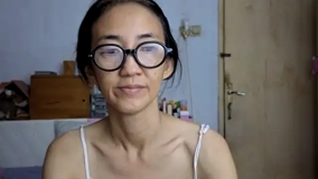 Snapshot of princessD077 chatting on May 6, 2026, 4:34 pm princessD077 online show from May 6, 2026, 4:34 pm