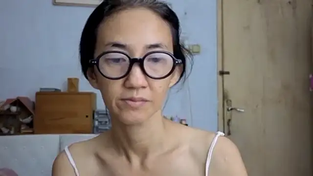 Snapshot of princessD077 chatting on May 9, 2026, 4:34 pm princessD077 online show from May 9, 2026, 4:34 pm