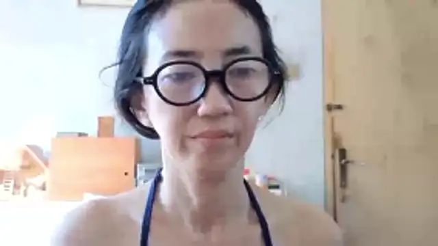 Snapshot of princessD077 chatting on May 13, 2026, 1:58 am princessD077 online show from May 13, 2026, 1:58 am