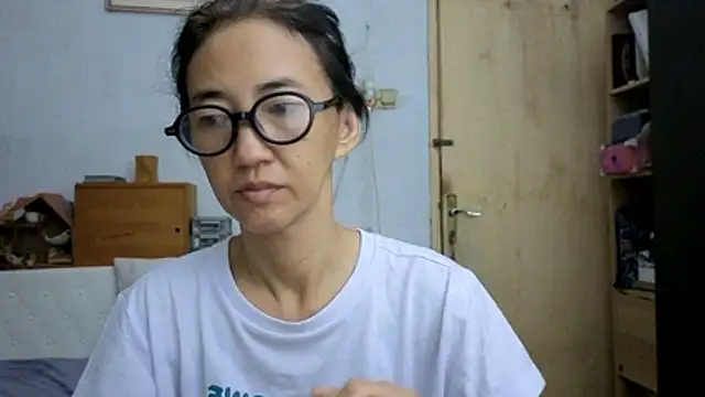 Snapshot of princessD077 chatting on May 21, 2026, 10:39 pm princessD077 online show from May 21, 2026, 10:39 pm