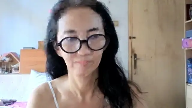 Snapshot of princessD077 chatting on May 25, 2026, 7:14 am princessD077 online show from May 25, 2026, 7:14 am