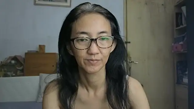 Snapshot of princessD077 chatting on June 14, 2026, 4:42 pm princessD077 online show from June 14, 2026, 4:42 pm