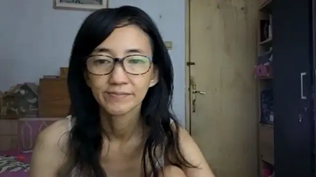 Snapshot of princessD077 chatting on June 22, 2026, 4:37 pm princessD077 online show from June 22, 2026, 4:37 pm