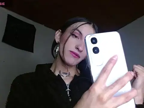 Scarlett crastrawberry online show from April 24, 2026, 1:08 am