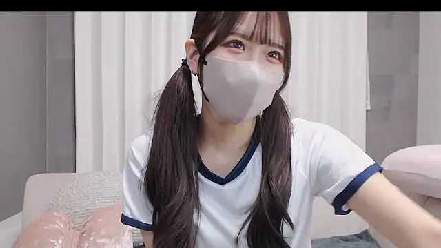 Snapshot of LOVE_MIREI_LOVE chatting on November 4, 2025, 11:31 am LOVE MIREI LOVE online show from November 4, 2025, 11:31 am