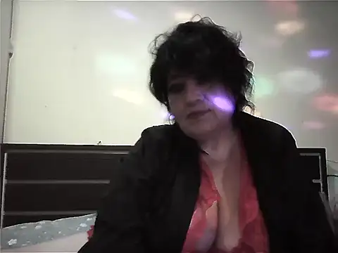 Snapshot of Laura_Sky_ chatting on November 2, 2025, 6:10 pm Laura Sky online show from November 2, 2025, 6:10 pm