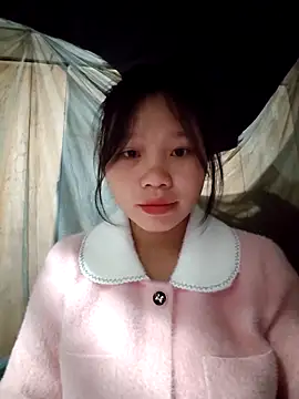 linh-miu99 online show from February 17, 2026, 9:32 pm