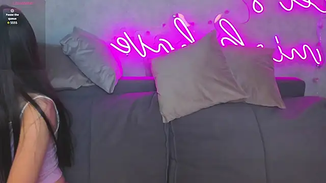 Snapshot of Eva_Mayers chatting on November 13, 2025, 1:15 am Eva Mayers online show from November 13, 2025, 1:15 am