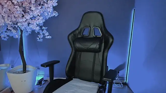 LuanEter online show from November 26, 2025, 2:18 pm