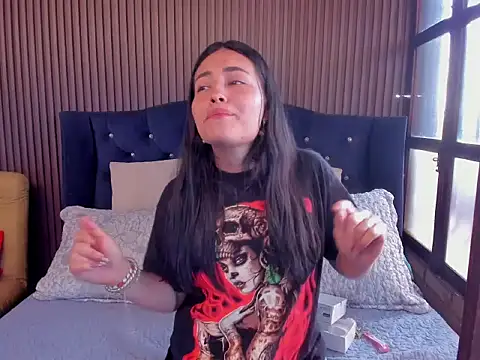 ViolettRouse online show from November 12, 2025, 3:12 pm