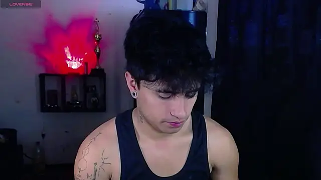 Snapshot of jhon_mendoza_ chatting on December 15, 2025, 2:32 pm jhon mendoza online show from December 15, 2025, 2:32 pm