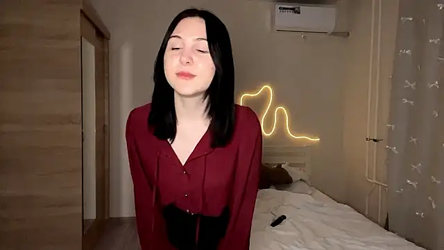 MyraLitterers online show from March 10, 2026, 4:23 pm