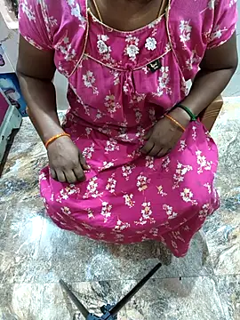 Snapshot of Tamil_Rani03 chatting on November 8, 2025, 5:56 pm Tamil Rani03 online show from November 8, 2025, 5:56 pm