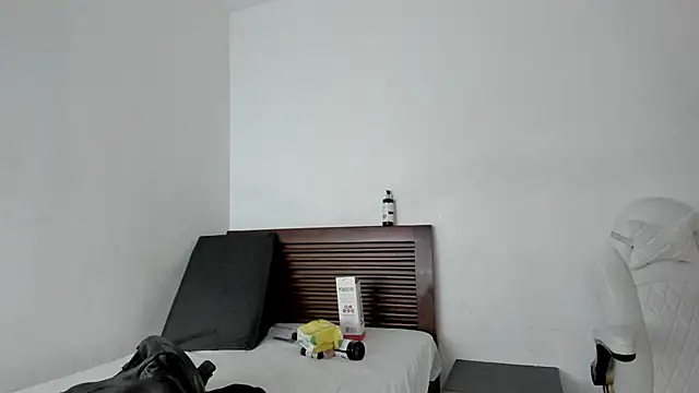 tifanymonroe online show from November 3, 2025, 11:22 am