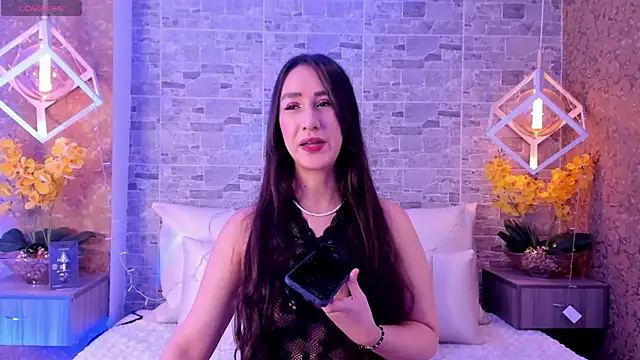 Catalina-Thompson online show from December 3, 2025, 12:14 pm