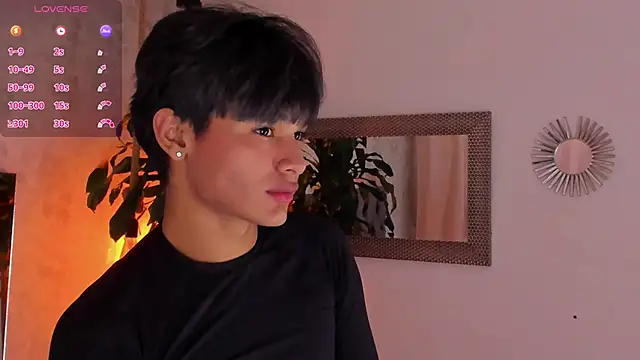 Snapshot of david_lux chatting on October 22, 2025, 1:22 pm david lux online show from October 22, 2025, 1:22 pm