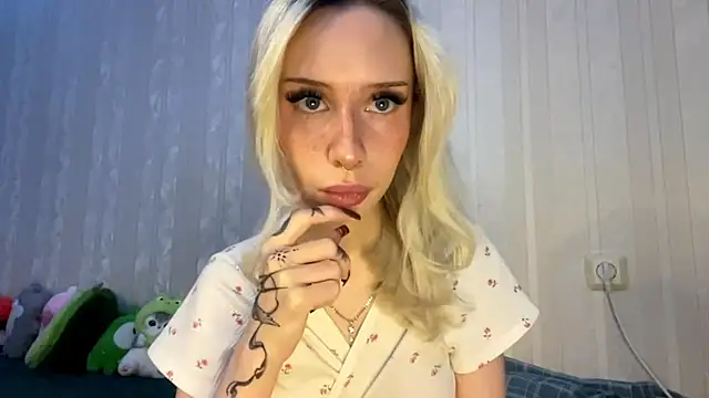 Snapshot of Twist_drip_blonde chatting on November 22, 2025, 7:07 am Twist drip blonde online show from November 22, 2025, 7:07 am