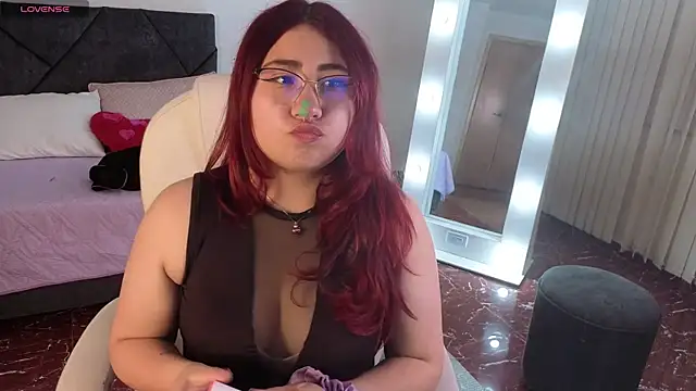 littlee red online show from December 16, 2025, 8:25 pm