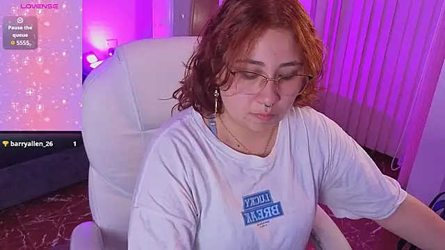 littlee red online show from April 30, 2026, 8:48 pm