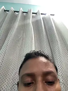 Snapshot of heenashai chatting on December 19, 2025, 8:16 pm heenashai online show from December 19, 2025, 8:16 pm