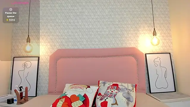 TAYLORMEYER1 online show from December 4, 2025, 3:38 am