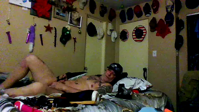 Snapshot of bigdaddyrooster chatting on January 6, 2026, 8:12 pm bigdaddyrooster online show from January 6, 2026, 8:12 pm