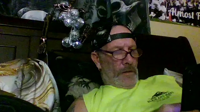 Snapshot of bigdaddyrooster chatting on February 18, 2026, 4:41 am bigdaddyrooster online show from February 18, 2026, 4:41 am