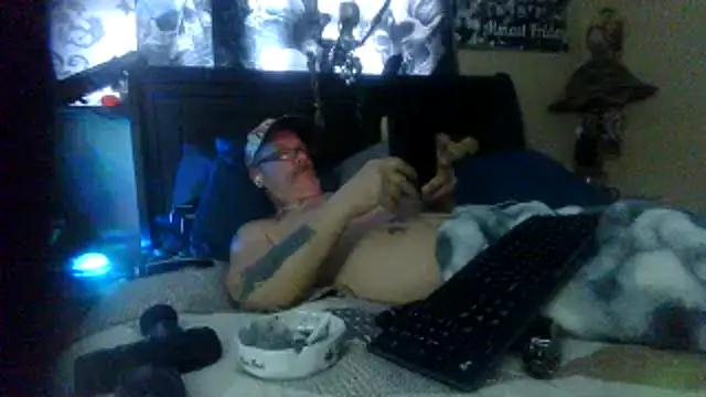 Snapshot of bigdaddyrooster chatting on March 3, 2026, 2:23 pm bigdaddyrooster online show from March 3, 2026, 2:23 pm