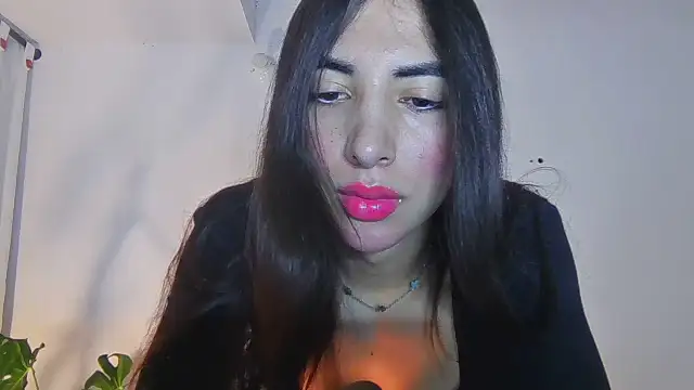 Snapshot of valeriahornier chatting on July 8, 2026, 1:43 am valeriahornier online show from July 8, 2026, 1:43 am