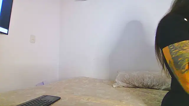 Snapshot of valeriahornier chatting on July 30, 2026, 11:04 pm valeriahornier online show from July 30, 2026, 11:04 pm