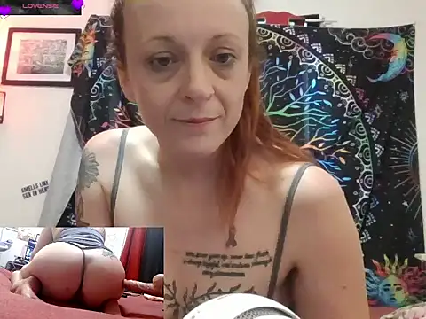 Snapshot of LoveLibz169 chatting on May 4, 2026, 4:36 pm LoveLibz169 online show from May 4, 2026, 4:36 pm