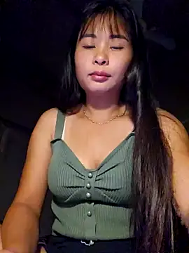 Squirrel-Pear online show from October 18, 2025, 9:15 pm